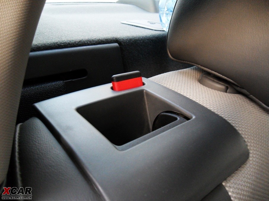 2009�����Ɲ���� 1.8L �Ԅ� SE