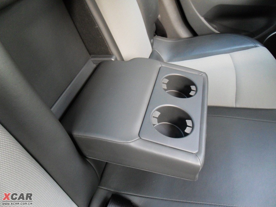 2009�����Ɲ���� 1.8L �Ԅ� SE