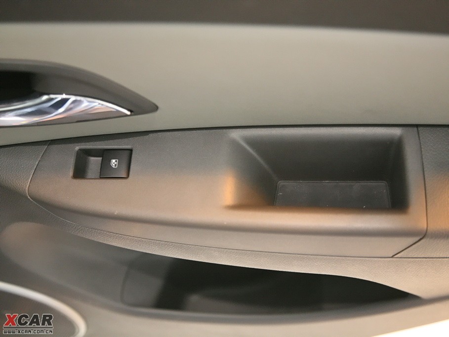 2009�����Ɲ���� 1.8L �Ԅ� SX