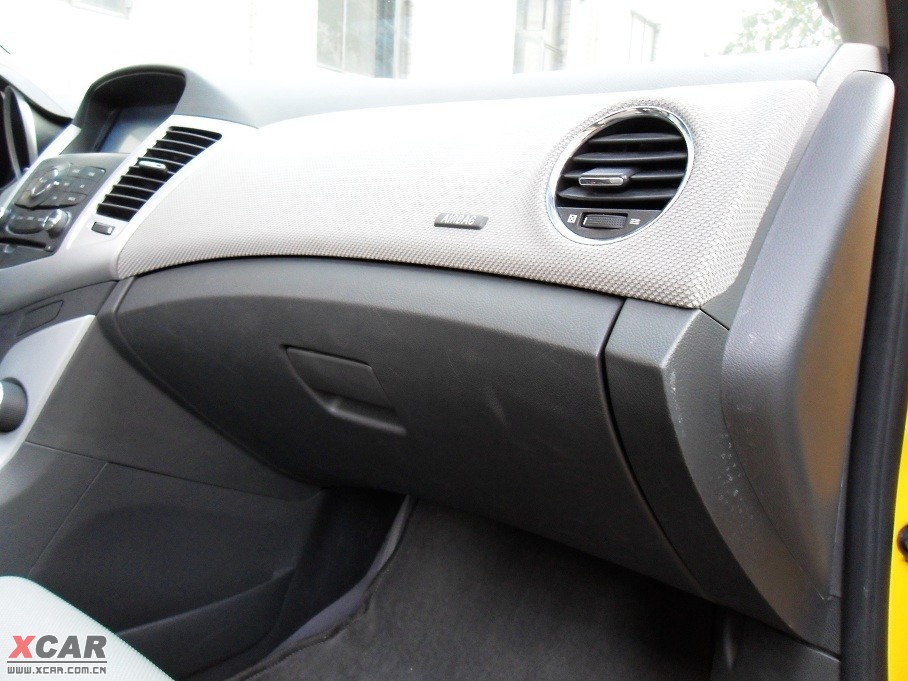 2009�����Ɲ���� 1.8L �Ԅ� SE