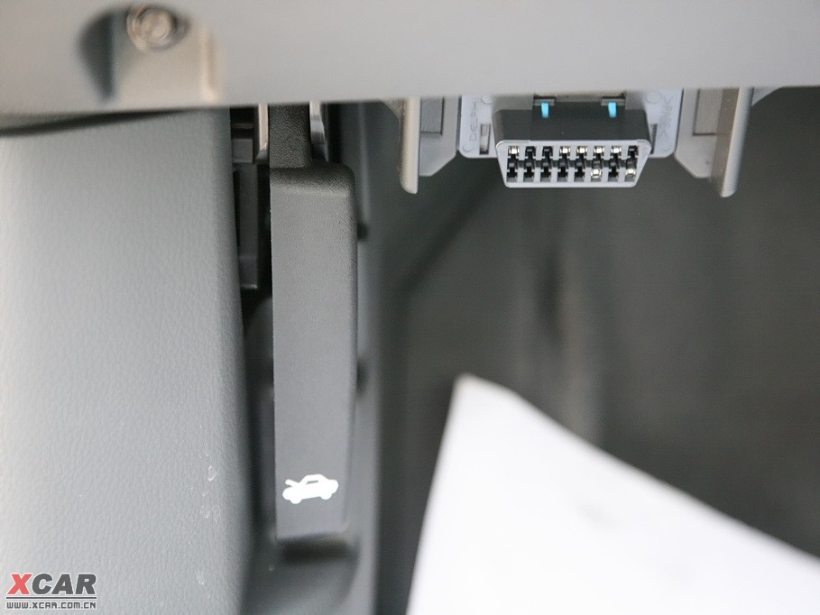 2009�����Ɲ���� 1.8L �Ԅ� SE