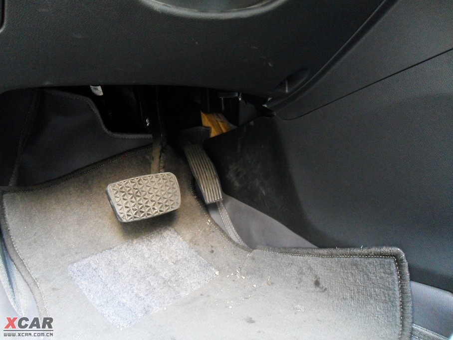 2009�����Ɲ���� 1.8L �Ԅ� SE