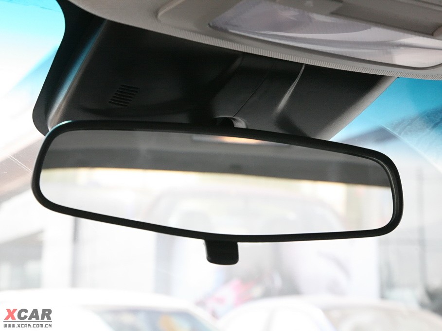 2009�����Ɲ���� 1.8L �Ԅ� SE