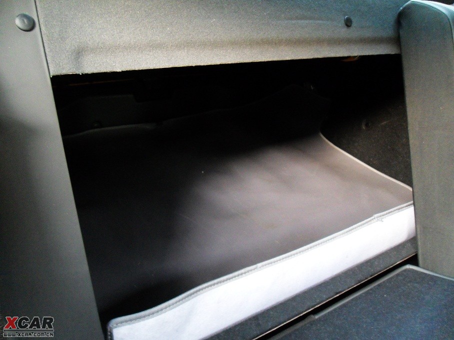 2009�����Ɲ���� 1.8L �Ԅ� SE