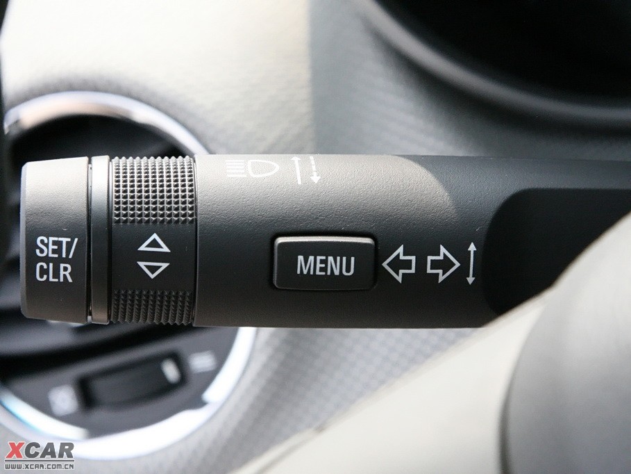 2009�����Ɲ���� 1.8L �Ԅ� SE