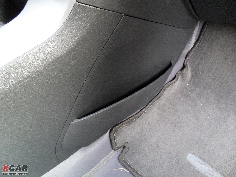 2009�����Ɲ���� 1.8L �Ԅ� SE