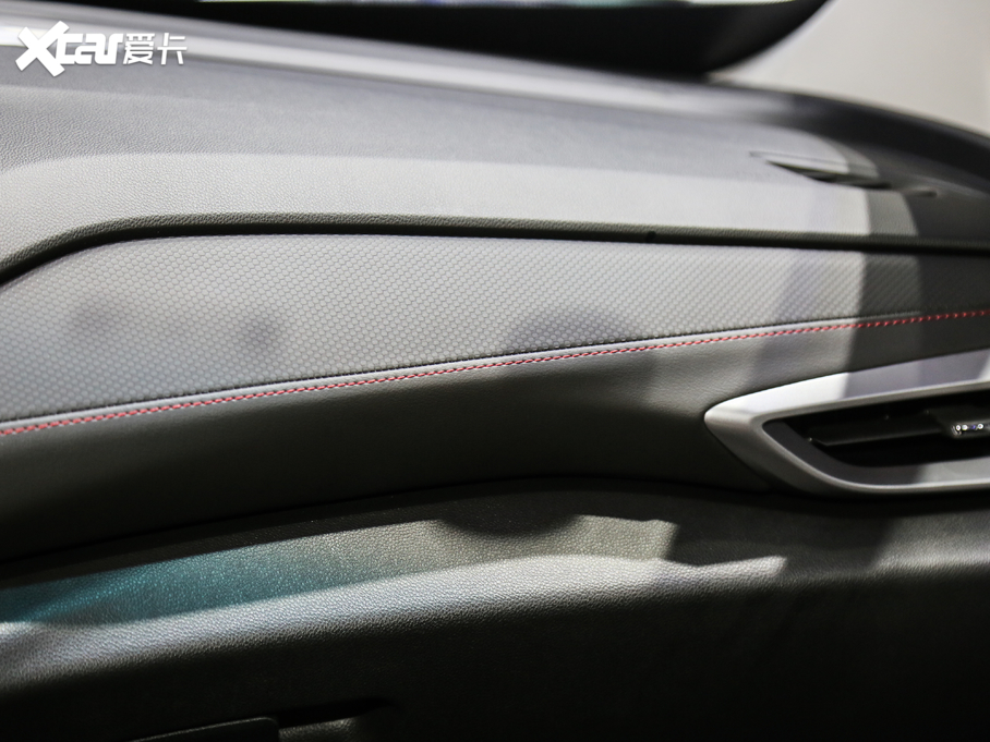 2020�����m�� �p�� Redline 530T �Ԅӿv���� 5+2��