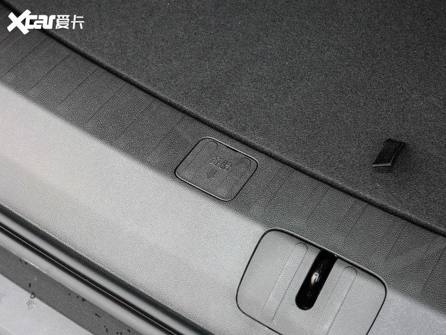 2020�����m�� �p�� Redline 530T �Ԅ�ҫ���� 5+2��