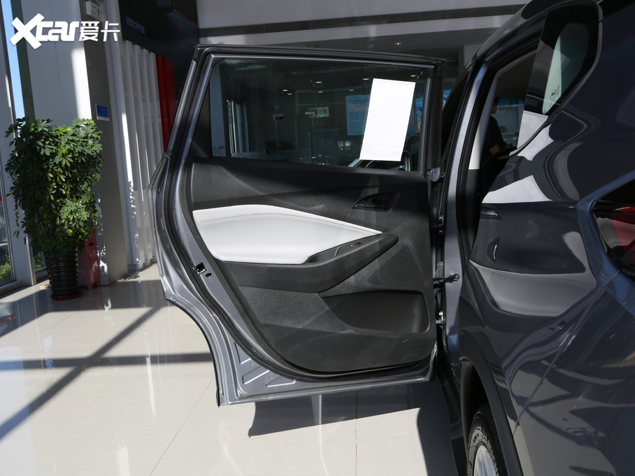 2020�����m�� �p�� Redline 530T �Ԅӿv���� 5+2��