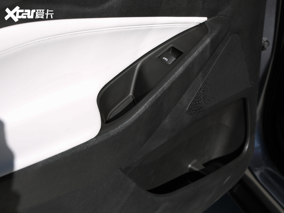 2020�����m�� �p�� Redline 530T �Ԅӿv���� 5+2��