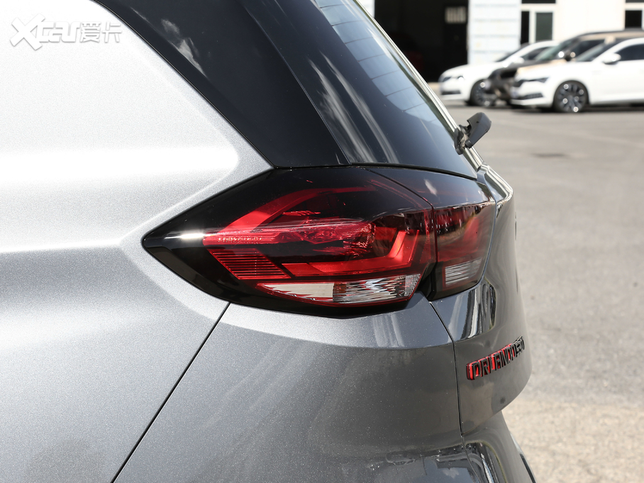 2020�����m�� �p�� Redline 530T �Ԅӿv���� 5+2��