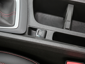 2020款轻混 Redline 530T 自动耀享版 5+2款 驻车制动器