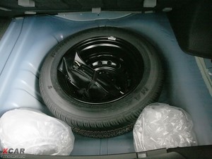 2009款1.6L 自动豪华版 备胎