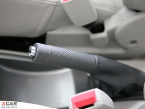 2009款1.6L 自动豪华版 驻车制动器