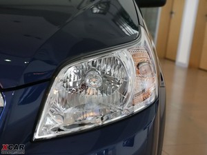 2009款1.4L 手动舒适版 大灯