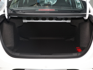 2021款Redline 325T 自动欣耀版 行李厢空间