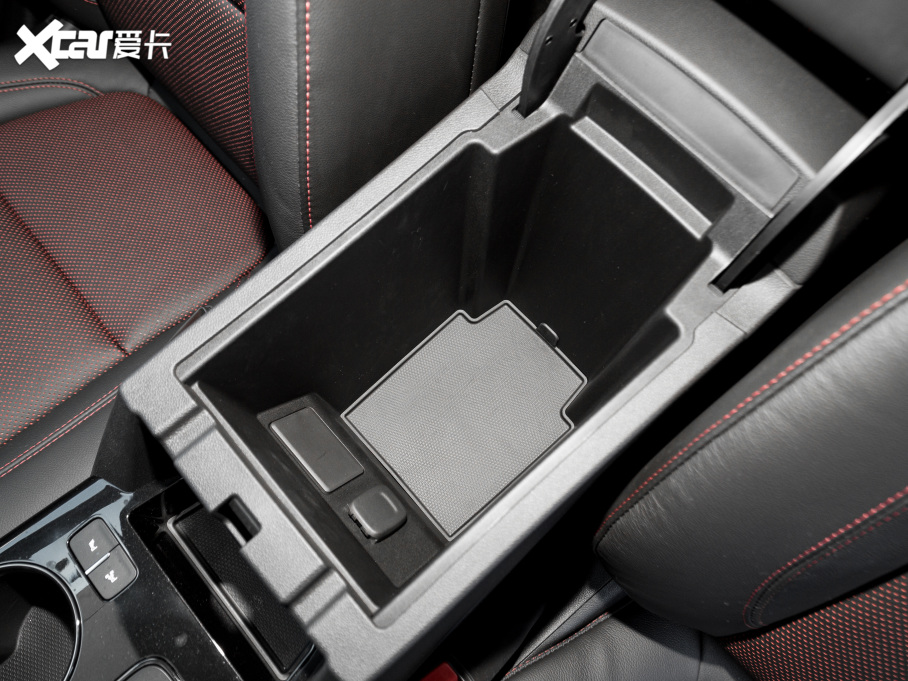 2022ѩm_ p 650T RS Twin-Clutch (q) 7 