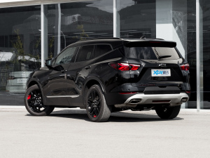 2022款轻混 650T Redline 7座 霆版 整体外观