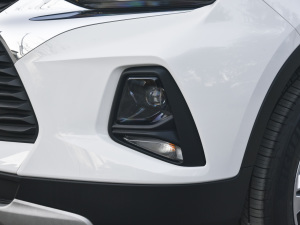 2022款轻混 650T 7座 型版 大灯