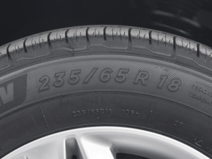 2022款轻混 650T 7座 型版 轮胎尺寸