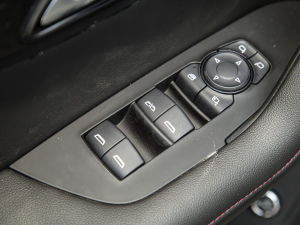 2022p 650T RS Twin-Clutch 7 ҹ п؅^