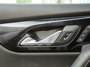 2022p 650T RS Twin-Clutch 7 ҹ п؅^