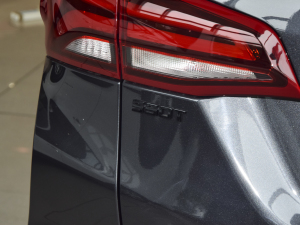 2022p 550T RS 9AT ؽ ^