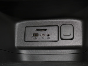 2022p 550T RS 9AT (q)ܺ п؅^(q)