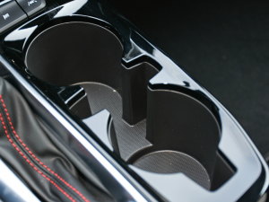 2022款1.5T CVT RS蜂芒版 前排杯架