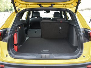 2022款1.5T CVT RS蜂芒版 空间座椅