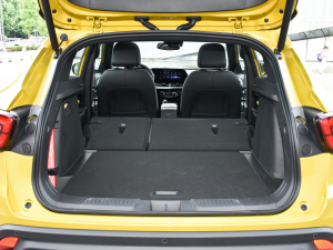 2022款1.5T CVT RS蜂芒版 空间座椅