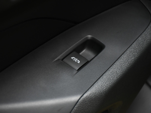 2022款1.5T CVT RS蜂芒版 后排车窗控制区