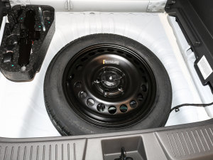2022款1.5T CVT潮享版 备胎