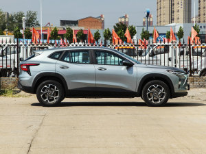 2022款1.5T CVT潮启版 正侧（右）