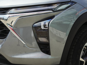 2022款1.5T CVT潮启版 大灯