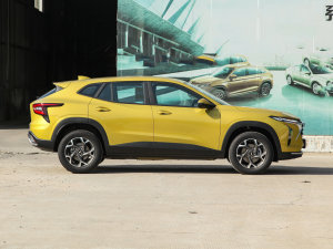 2022款1.5T CVT潮智版 正侧（右）