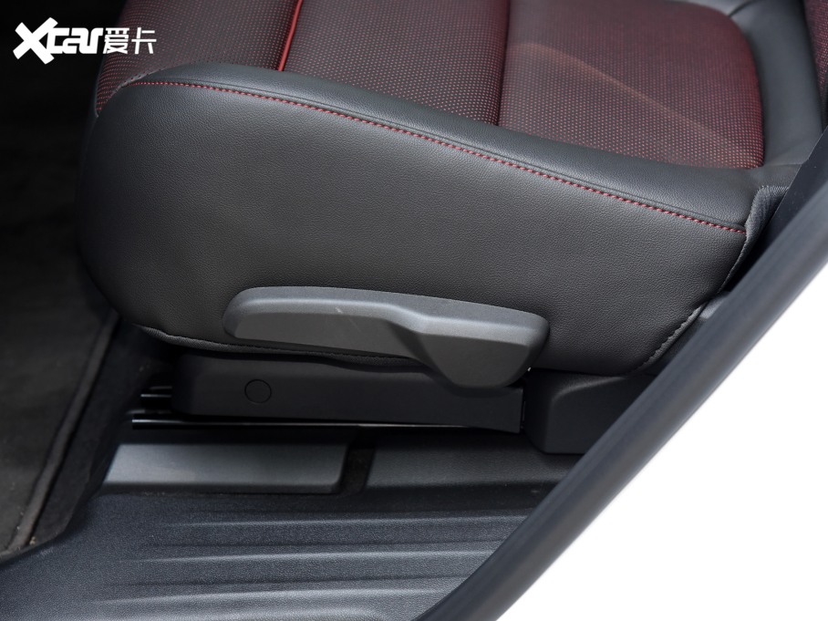 2023ѩm_ p 650T RS Twin-Clutch ҹ