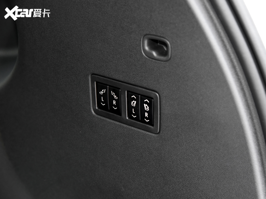 2023ѩm_ p 650T RS Twin-Clutch ҹ