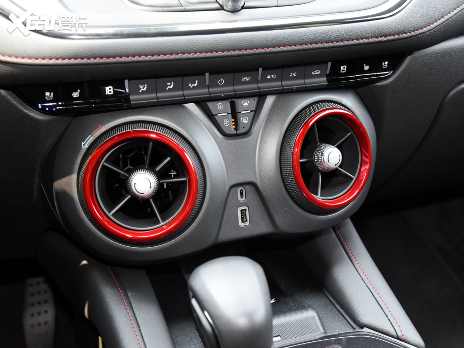 2023ѩm_ p 650T RS Twin-Clutch(q) ҹ