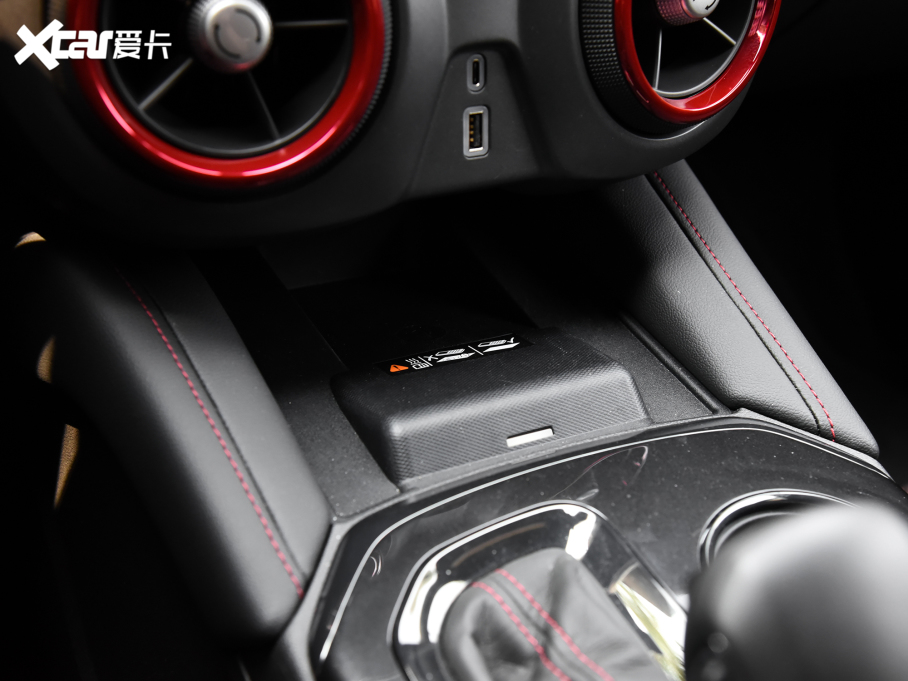 2023ѩm_ p 650T RS Twin-Clutch ҹ