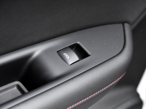 2023p 650T RS Twin-Clutch ҹ ܇ƅ^