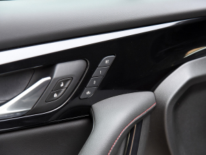 2023p 650T RS Twin-Clutch ҹ п؅^