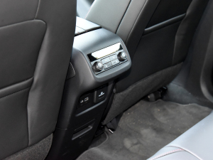 2023p 650T RS Twin-Clutch ҹ п؅^