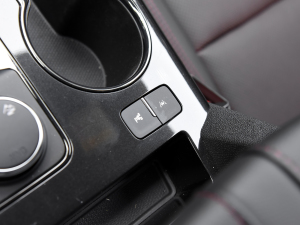 2023p 650T RS Twin-Clutch ҹ п؅^