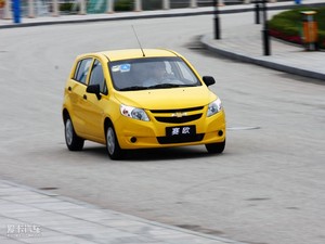 2010款1.2L 手动温馨版 整体外观