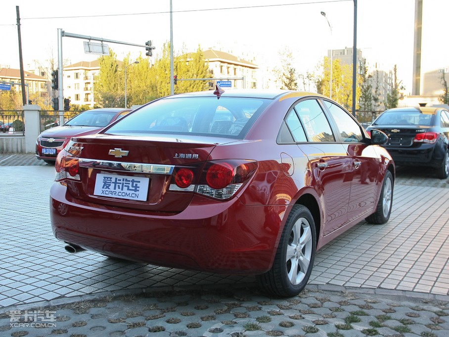 2011Ɲ 1.6T ք SE 
