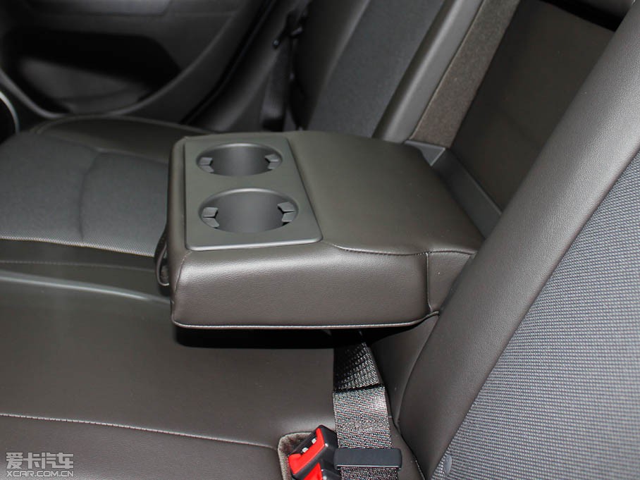 2011Ɲ 1.6L ք SE׃ν