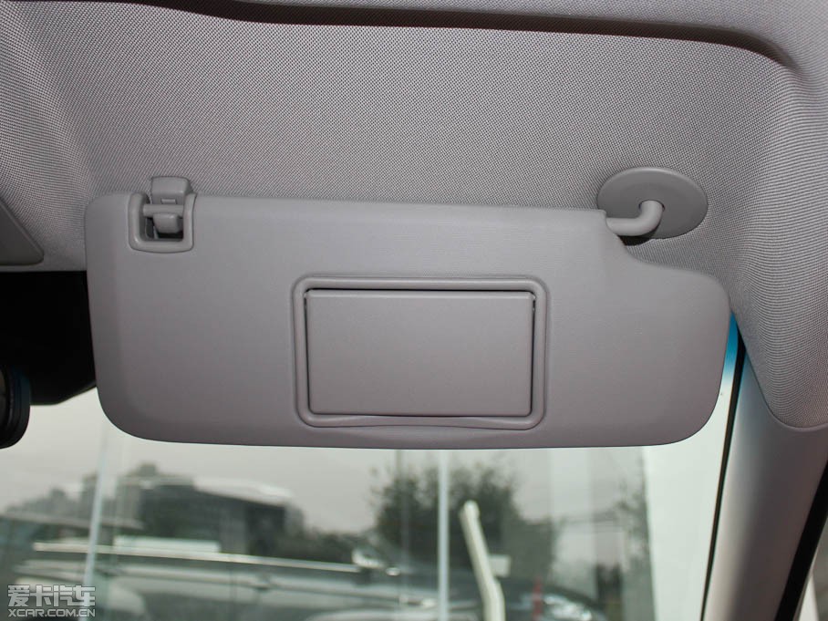 2011Ɲ 1.6L ք SE׃ν