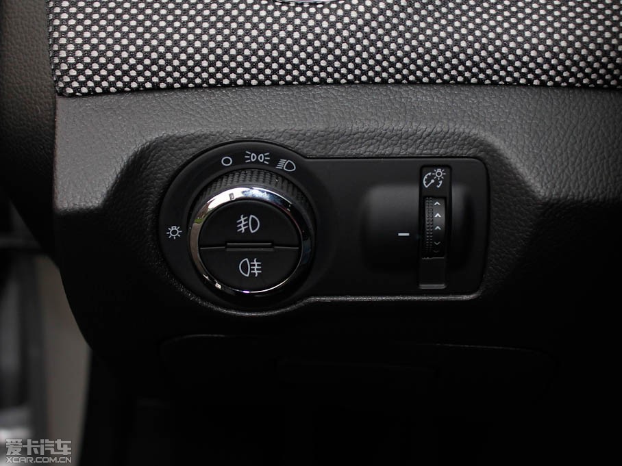 2011Ɲ 1.6L ք SE׃ν