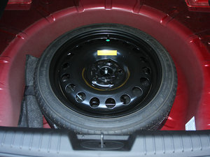 2011款1.6T 手动 SE  备胎